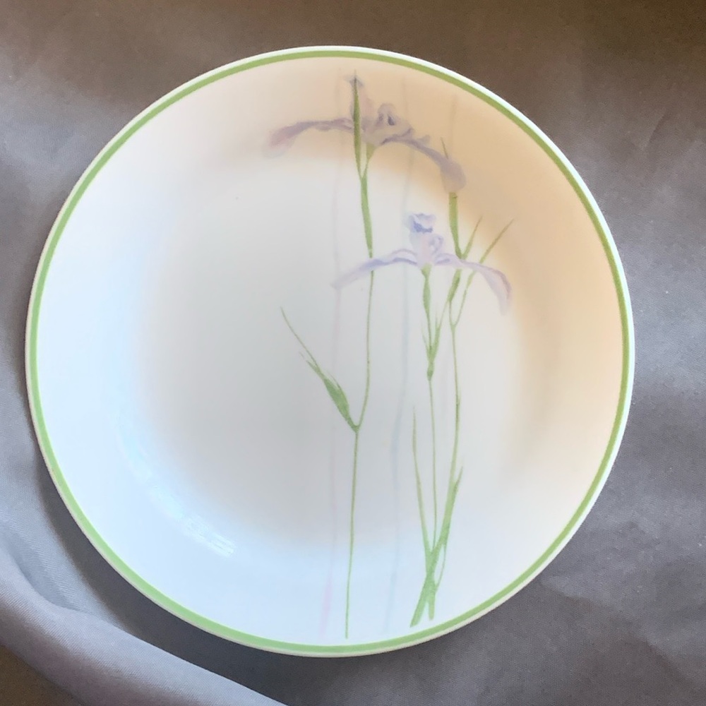 Corelle  Shadow Iris side dish plate